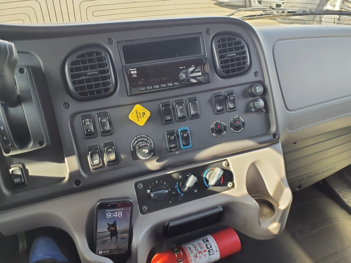 2019 Freightliner/Mercedes M2 106 882054