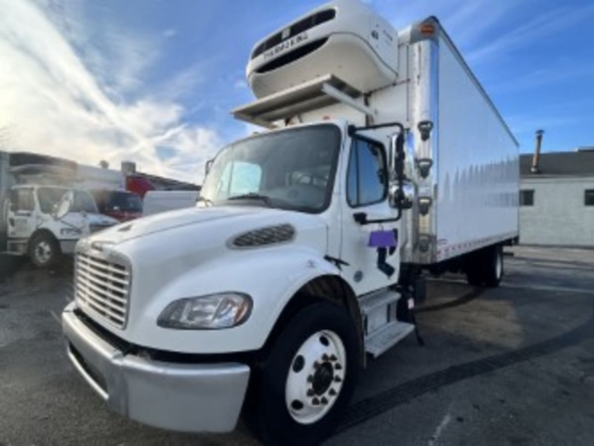 2019 Freightliner/Mercedes M2 106 882420