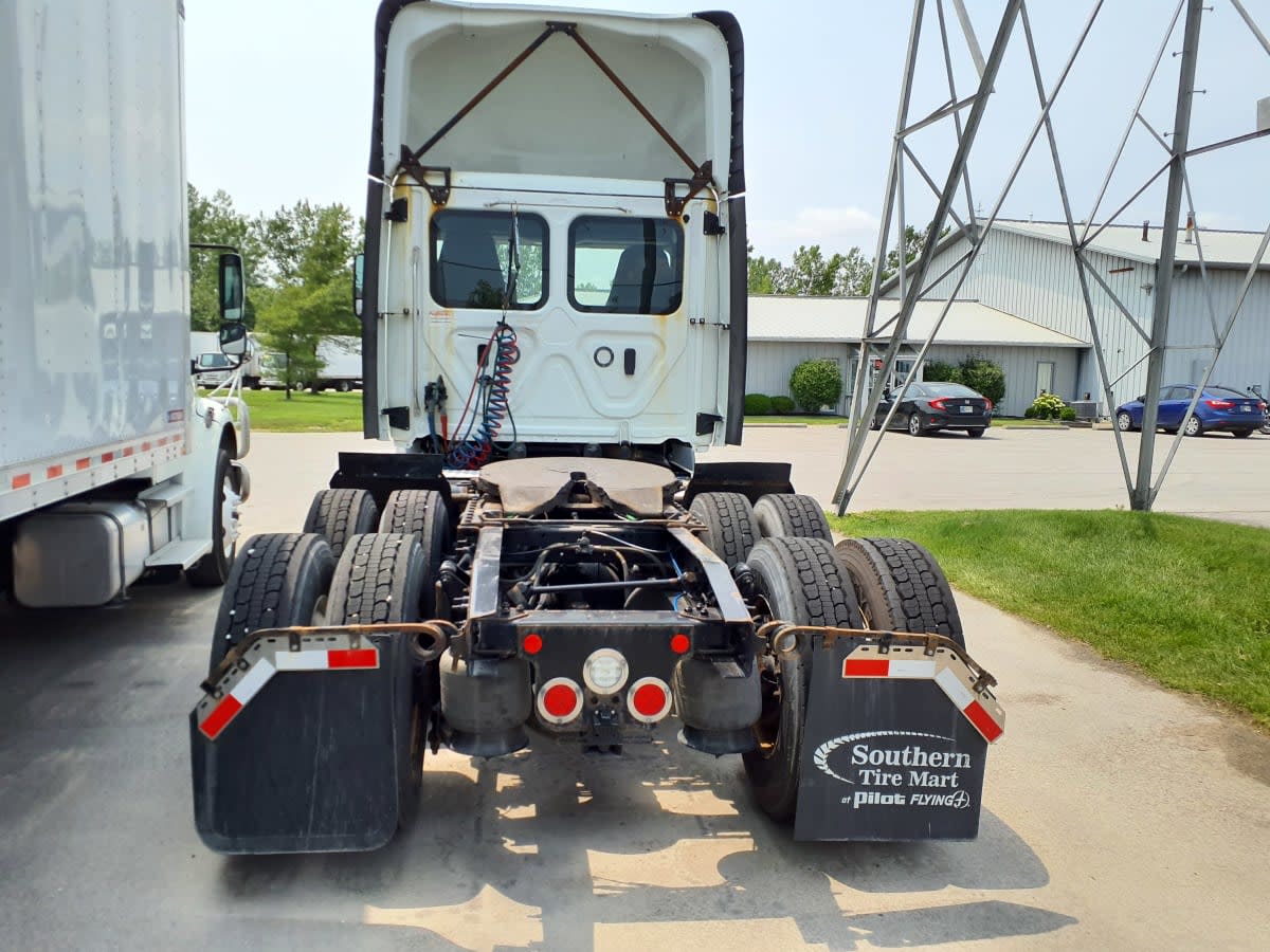 2020 Freightliner NEW CASCADIA 116 882455
