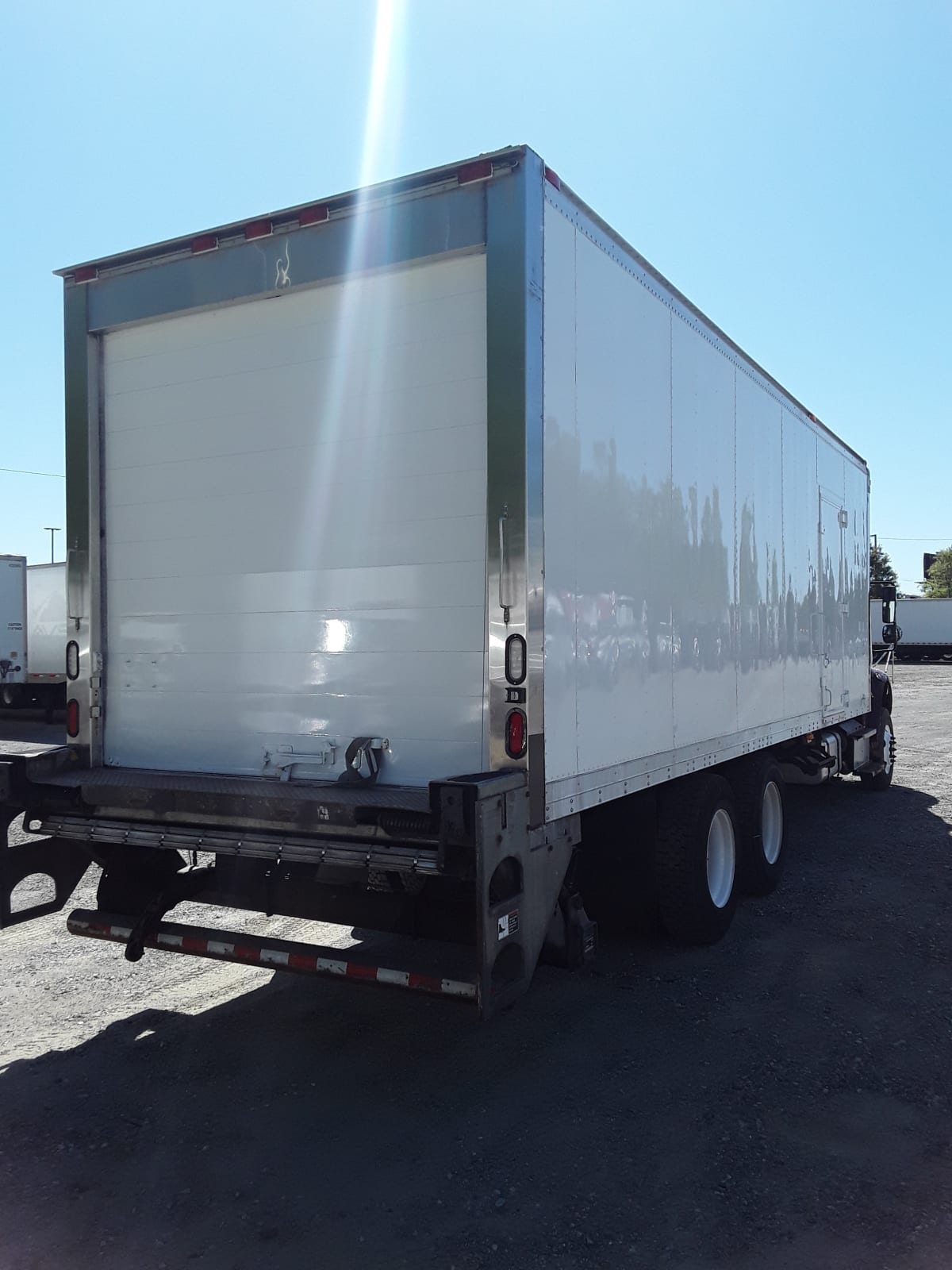 2014 Freightliner/Mercedes M2 106 883823