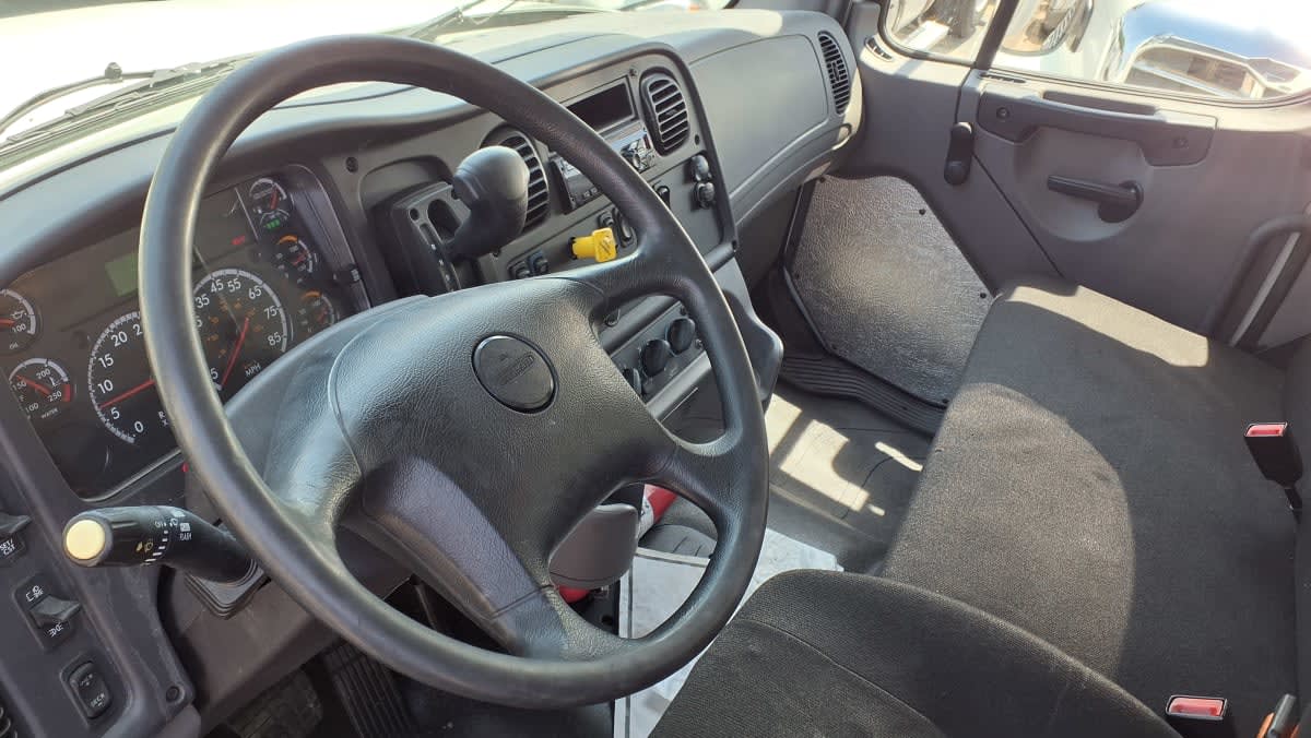 2019 Freightliner/Mercedes M2 106 884376