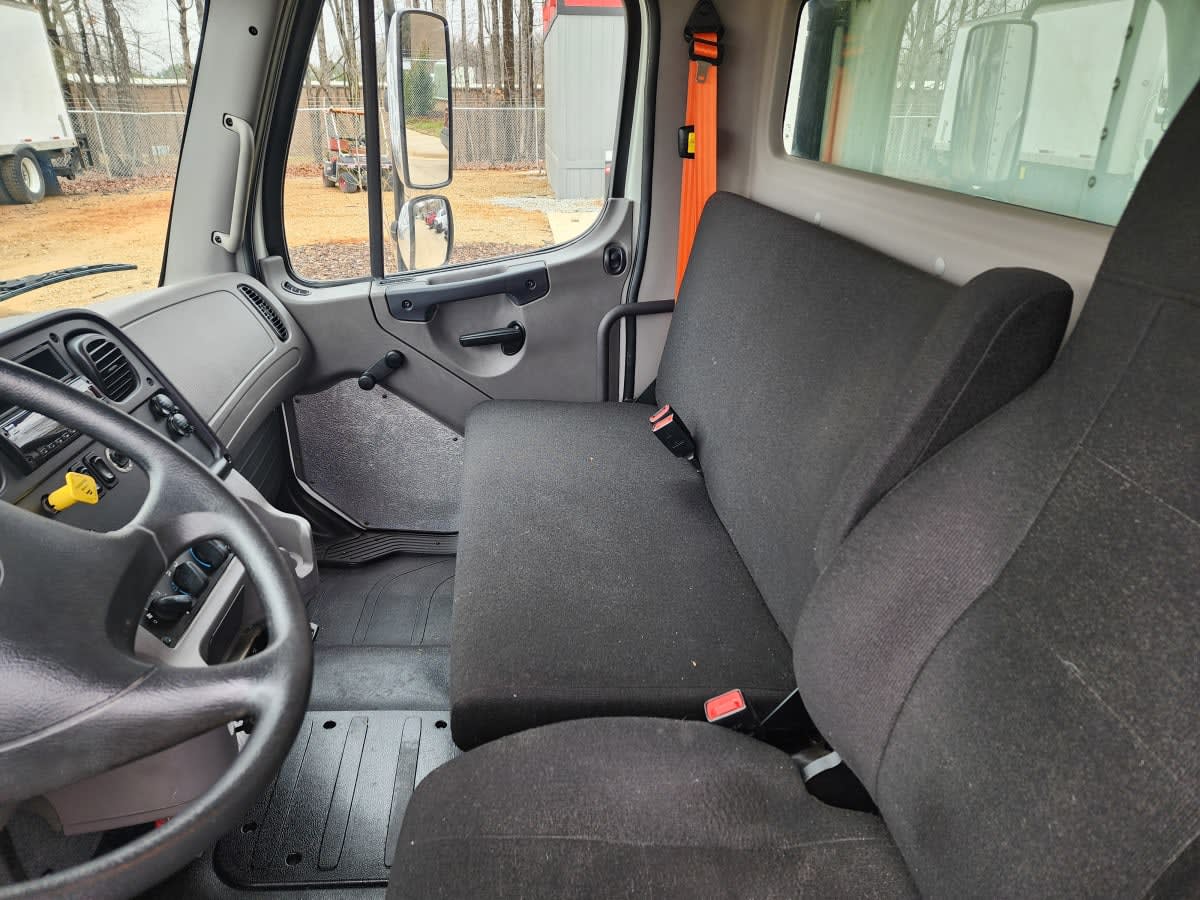 2019 Freightliner/Mercedes M2 106 884426