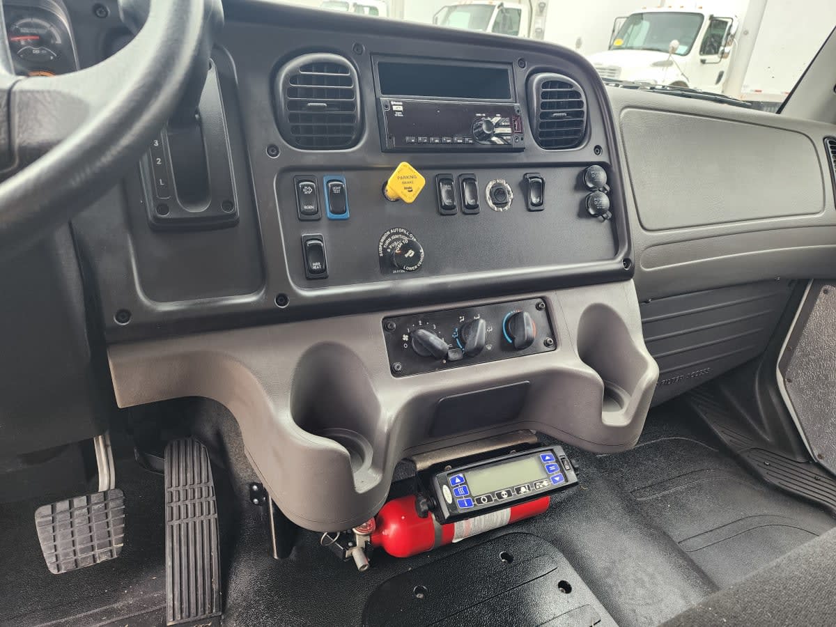 2019 Freightliner/Mercedes M2 106 884426