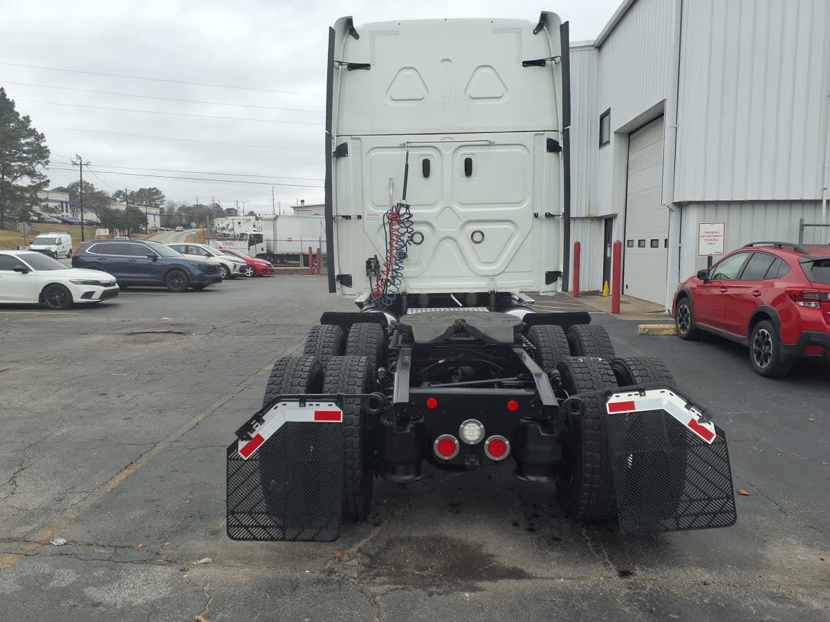 2020 Freightliner - image 5