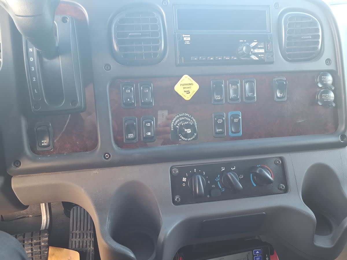 2019 Freightliner/Mercedes M2 106 884488