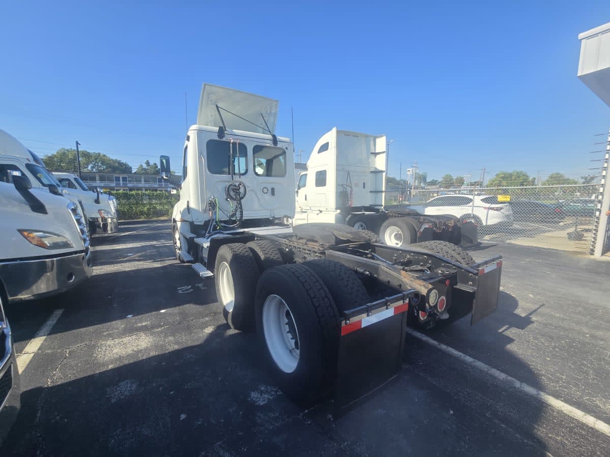 2020 Freightliner NEW CASCADIA PX12664 884532