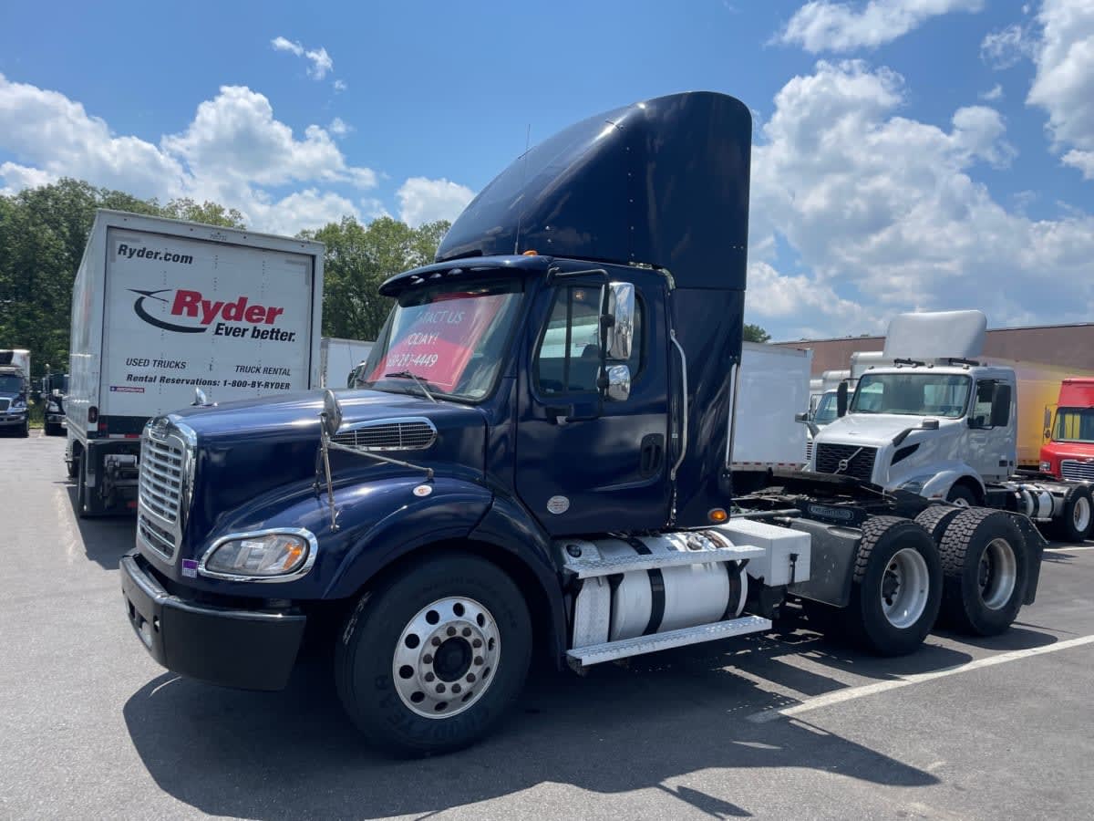 2020 Freightliner M2 112 - image 1