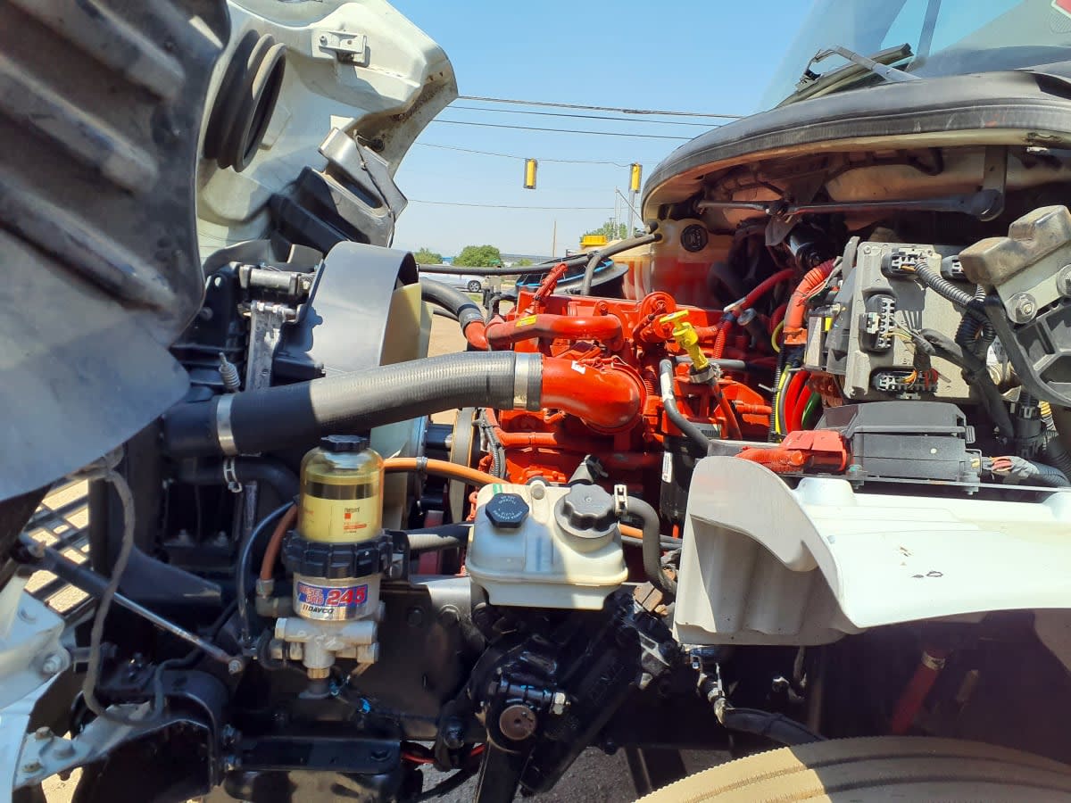 2020 Freightliner M2 106 884602