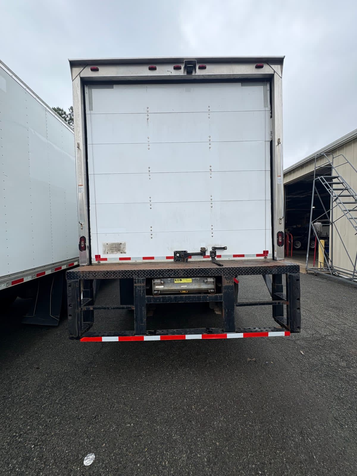 2020 Freightliner/Mercedes M2 106 884610
