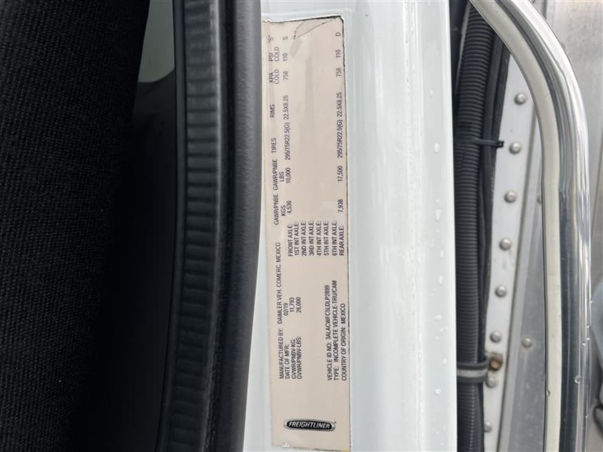 2020 Freightliner/Mercedes M2 106 884611