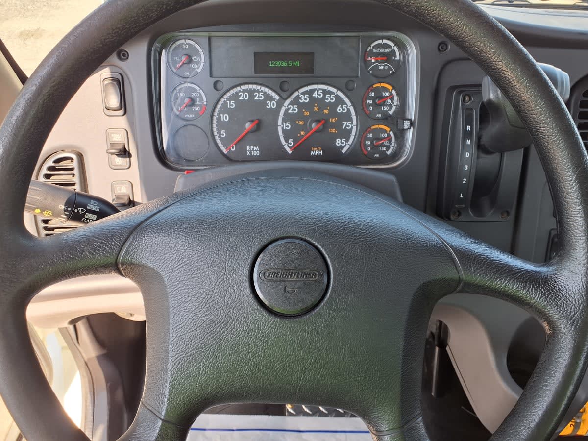 2019 Freightliner/Mercedes M2 106 884671