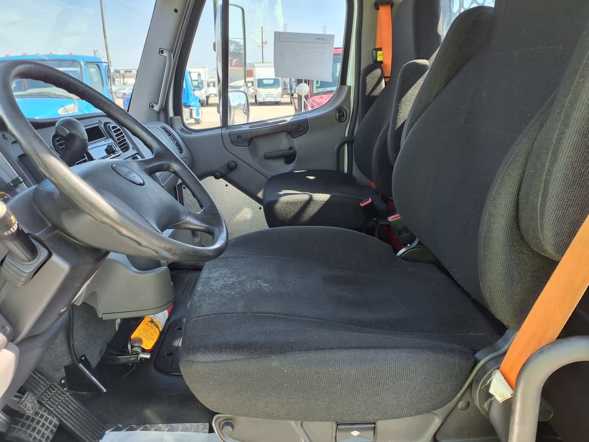 2019 Freightliner/Mercedes M2 106 884671
