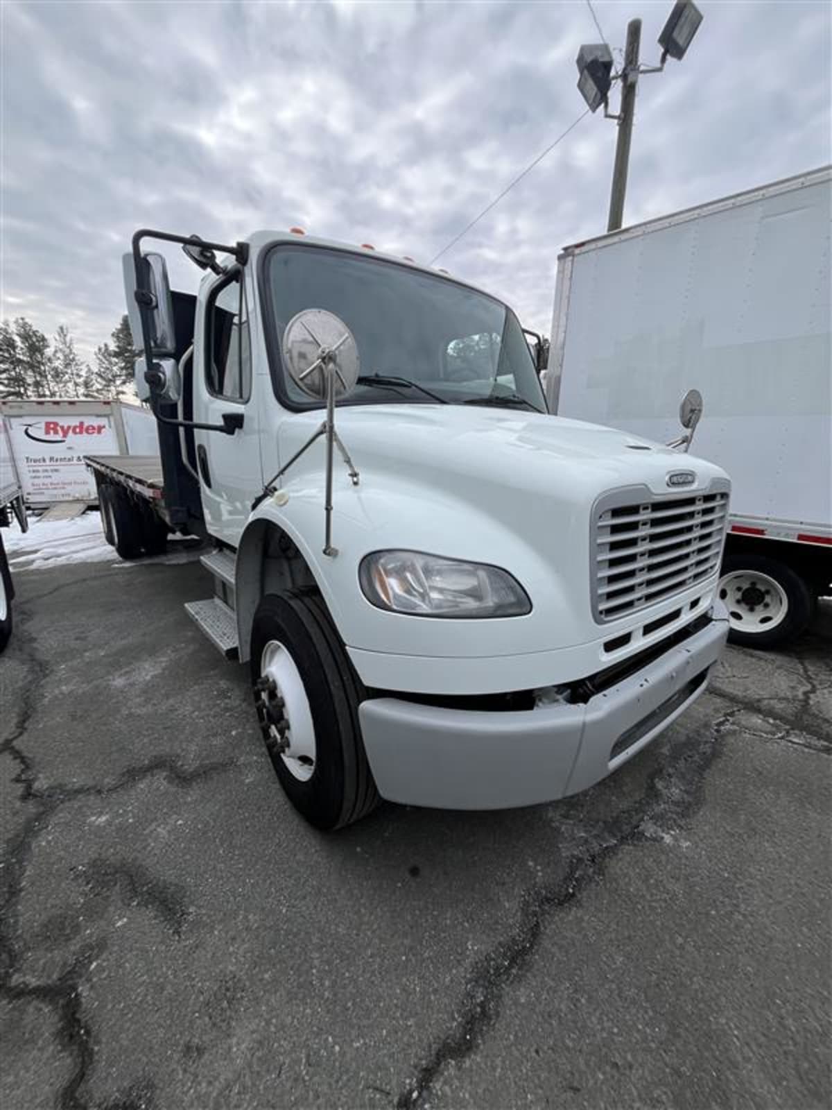 2019 Freightliner/Mercedes M2 106 884719