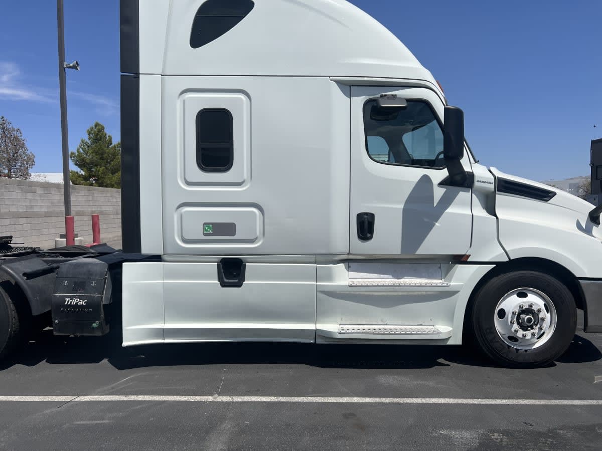 2020 Freightliner/Mercedes NEW CASCADIA PX12664 884737 2020 Freightliner/Mercedes NEW CASCADIA PX12664 884737