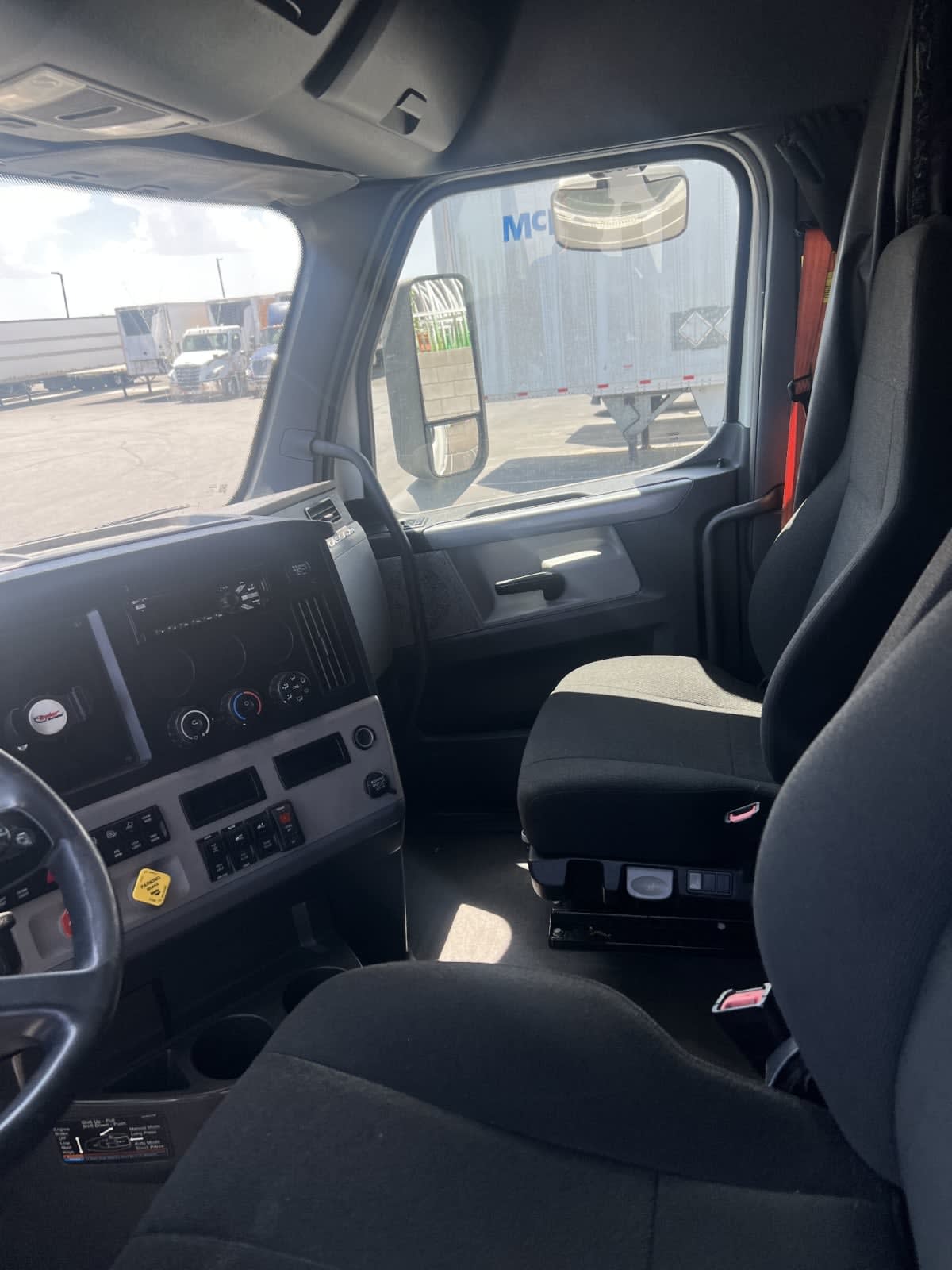2020 Freightliner/Mercedes NEW CASCADIA PX12664 884737 2020 Freightliner/Mercedes NEW CASCADIA PX12664 884737