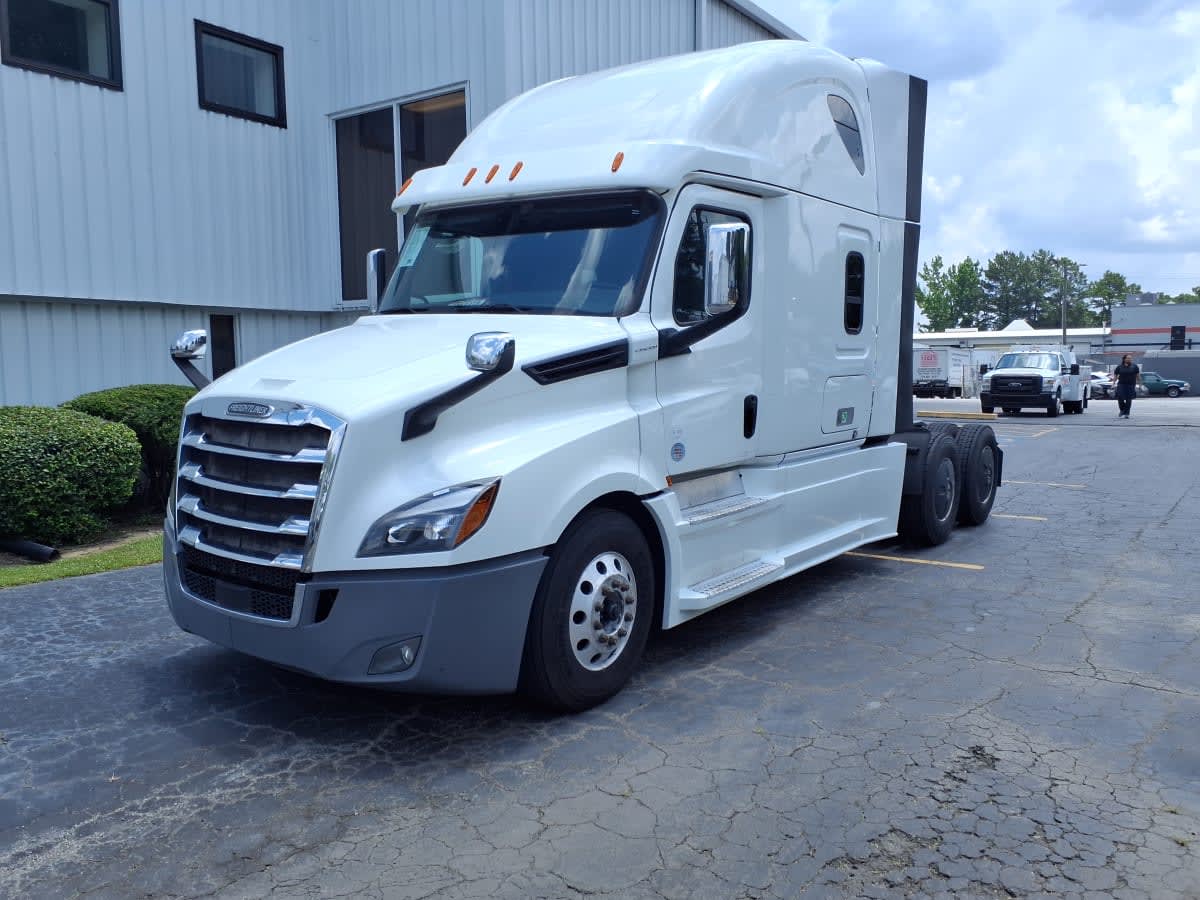 2020 Freightliner Cascadia in Doraville, GA