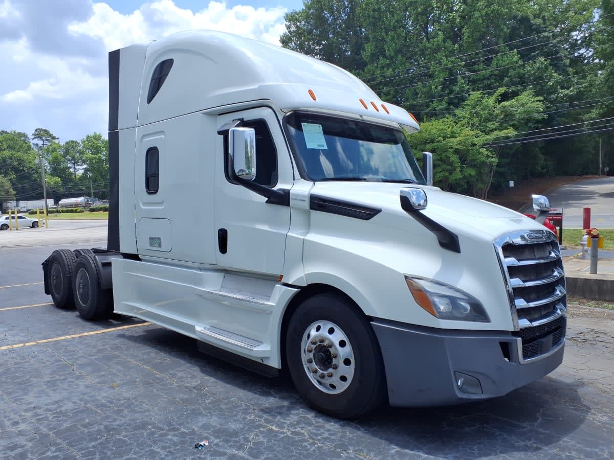 2020 Freightliner Cascadia in Doraville, GA — photo 3