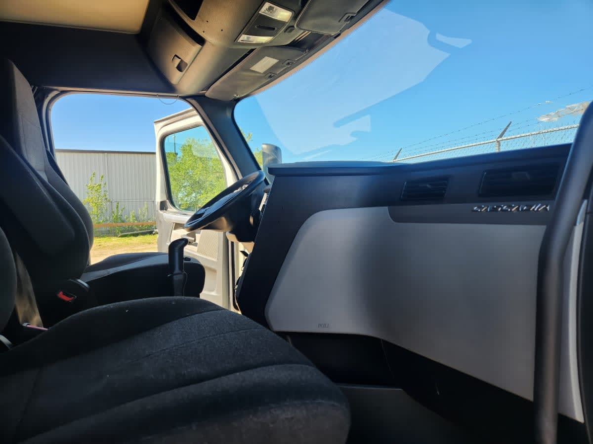 2020 Freightliner NEW CASCADIA PX12664 884764