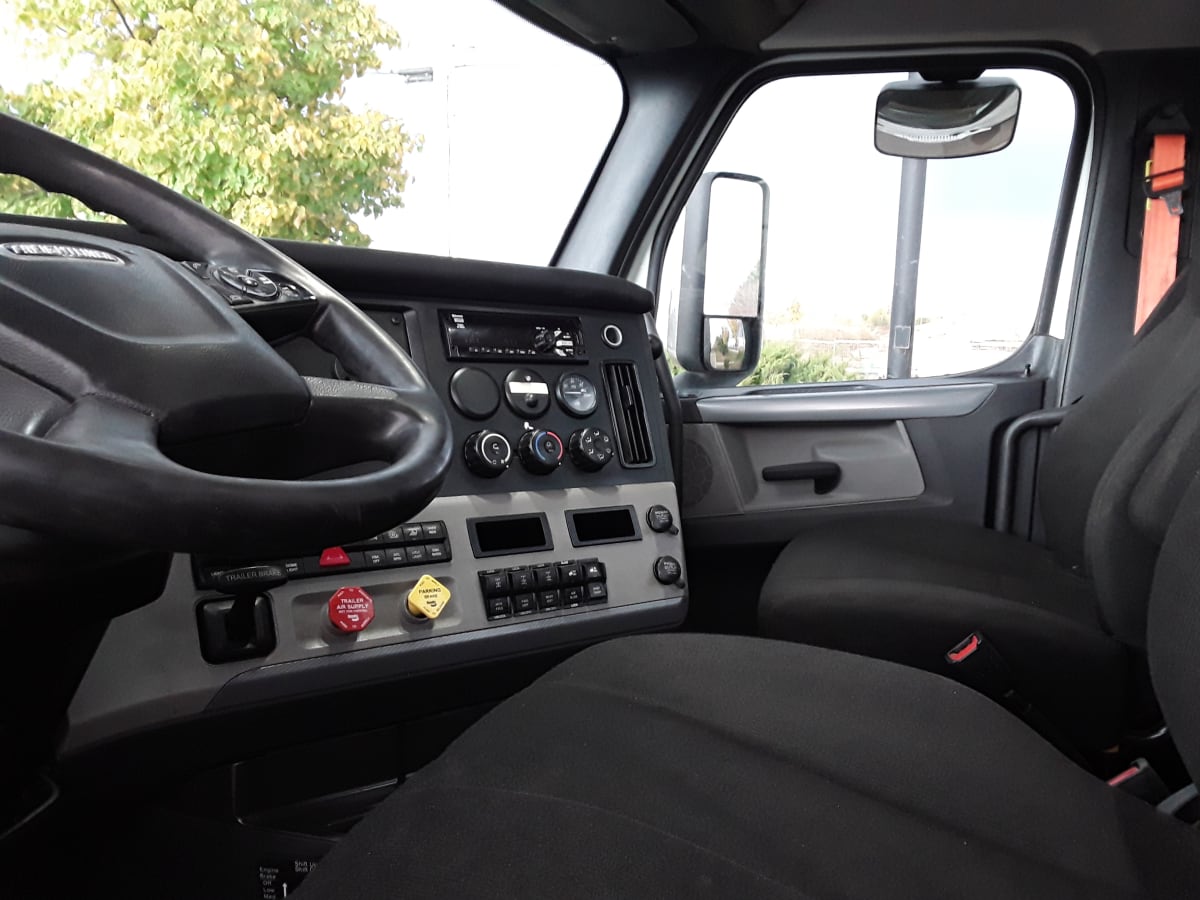 2019 Freightliner/Mercedes NEW CASCADIA PX12664 884788