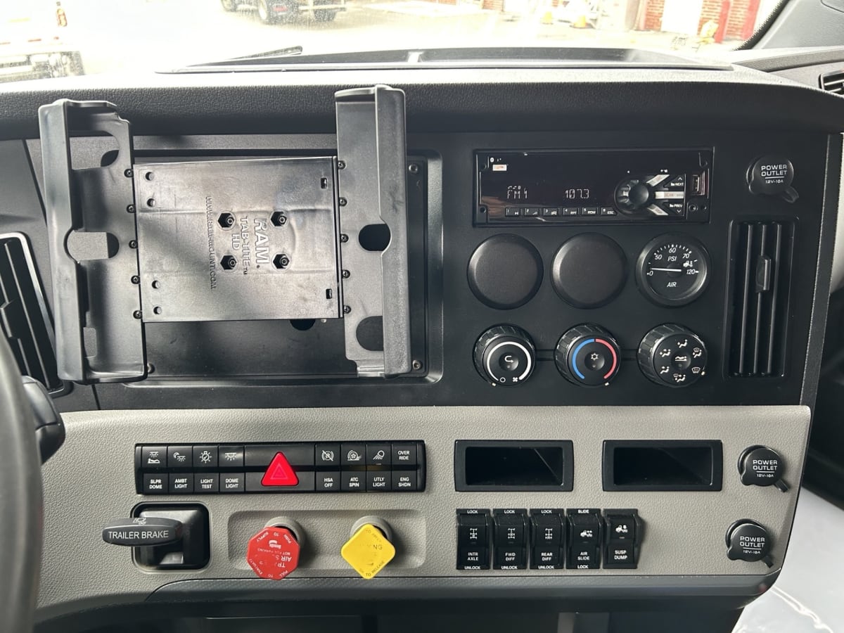 2019 Freightliner/Mercedes NEW CASCADIA PX12664 884856