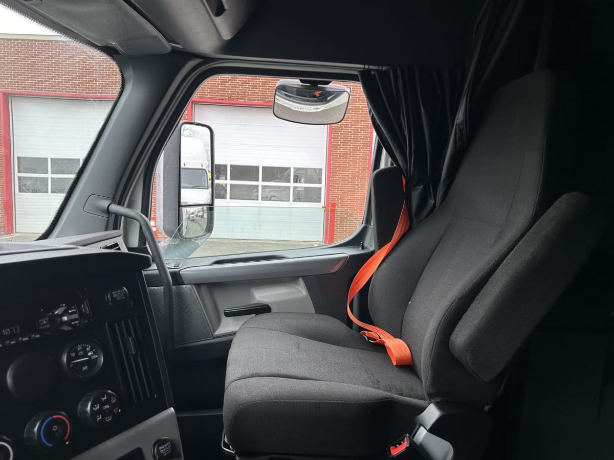 2019 Freightliner/Mercedes NEW CASCADIA PX12664 884856
