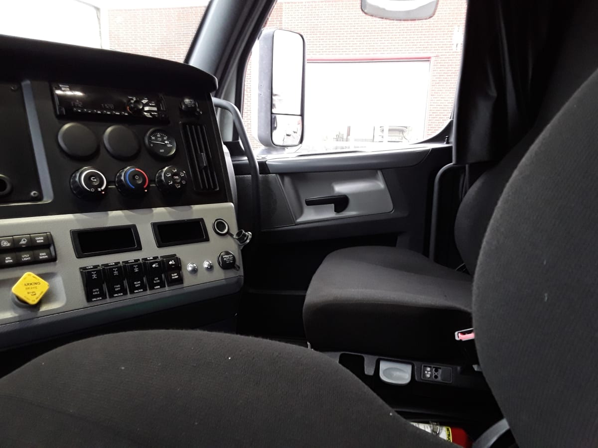 2019 Freightliner/Mercedes NEW CASCADIA PX12664 884857