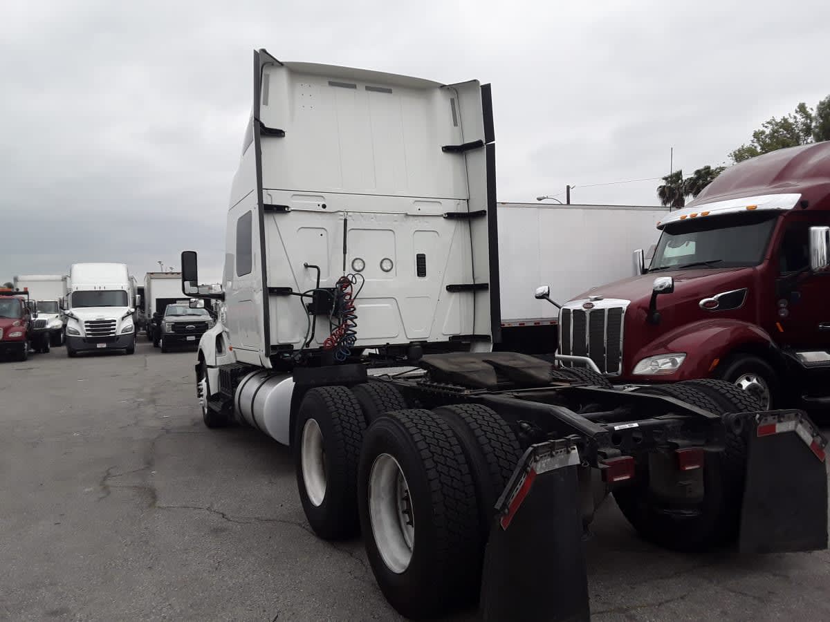 2019 International - image 6