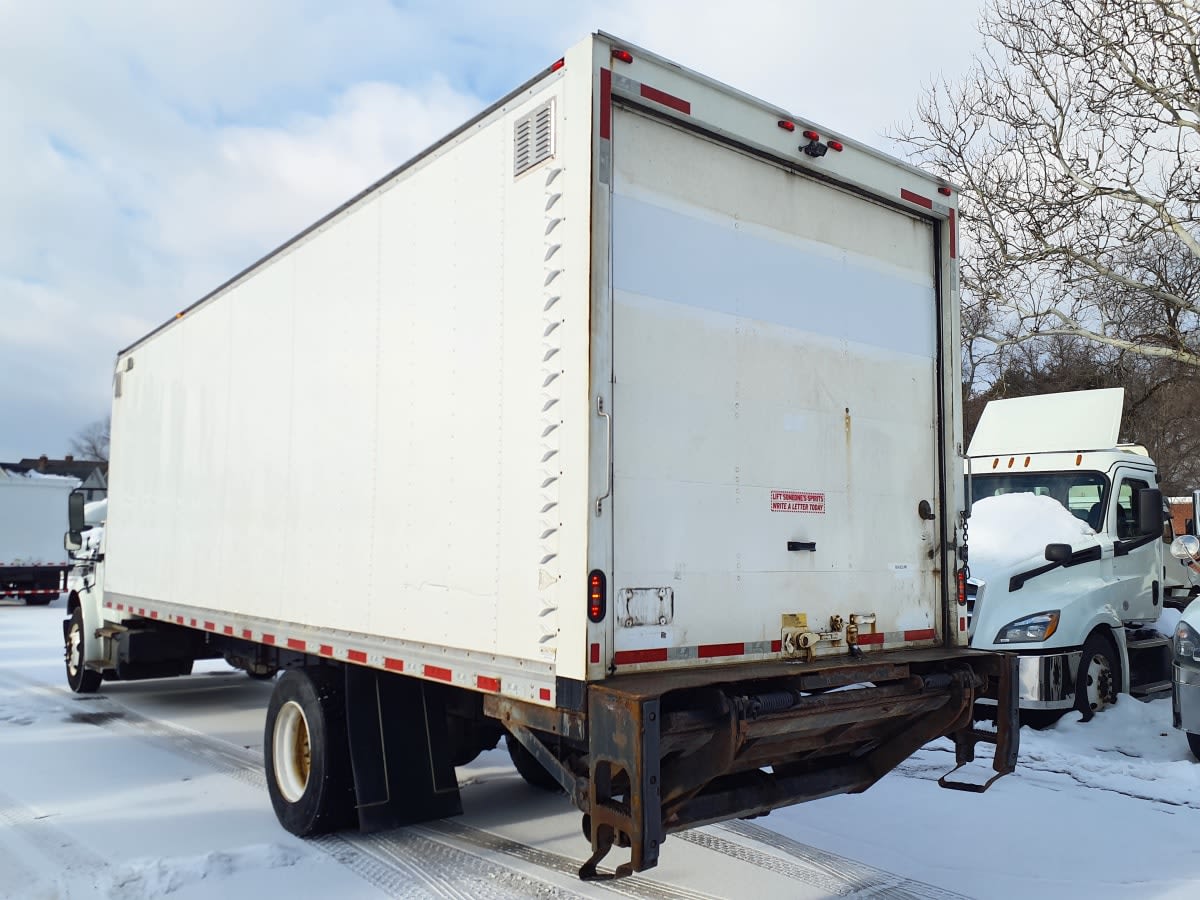 2020 Freightliner/Mercedes M2 106 884903