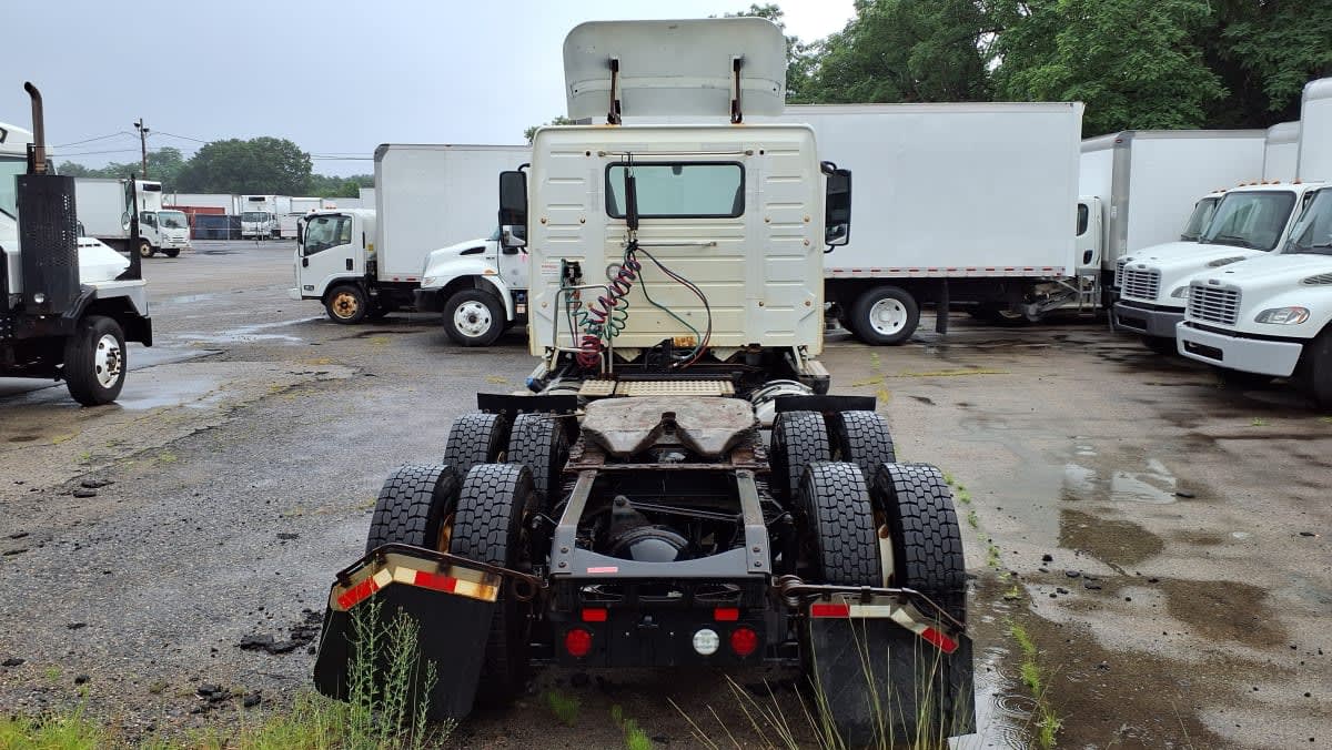 2019 Volvo VNL 860 in Salisbury, MA — photo 5