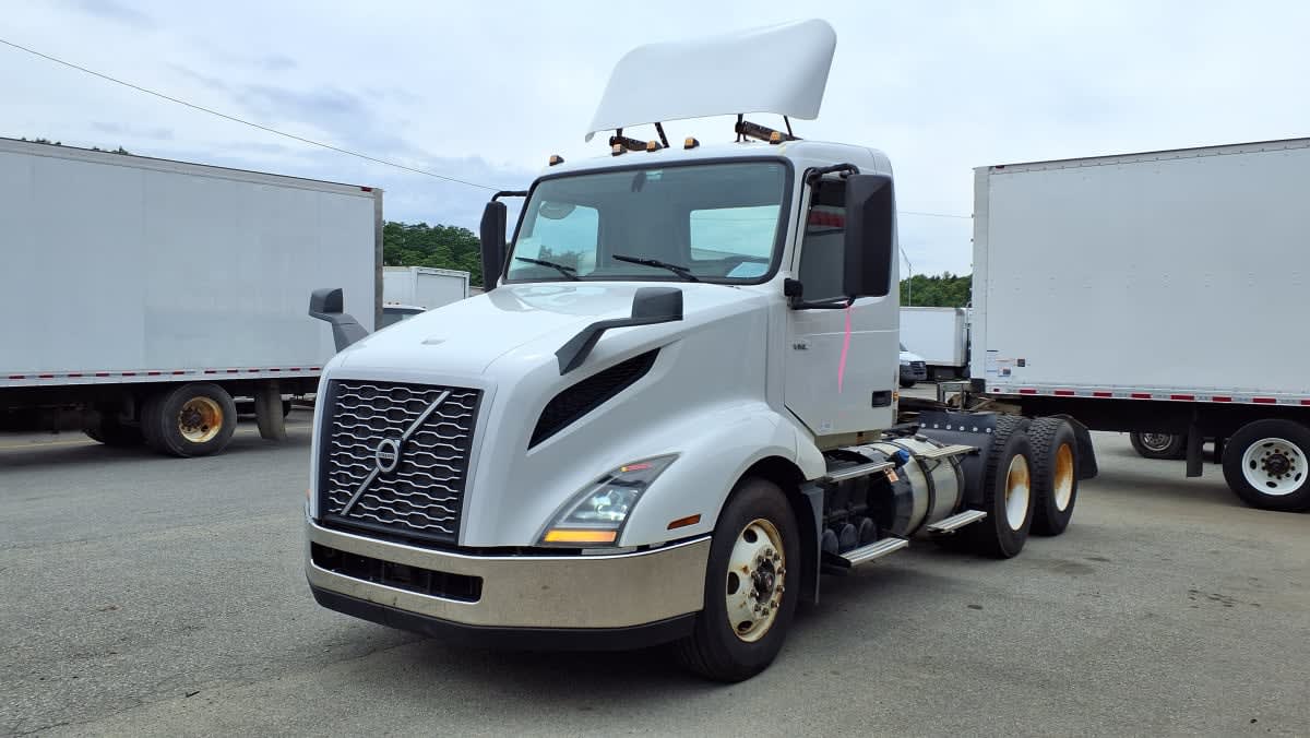2019 Volvo VNL 860 in Salisbury, MA
