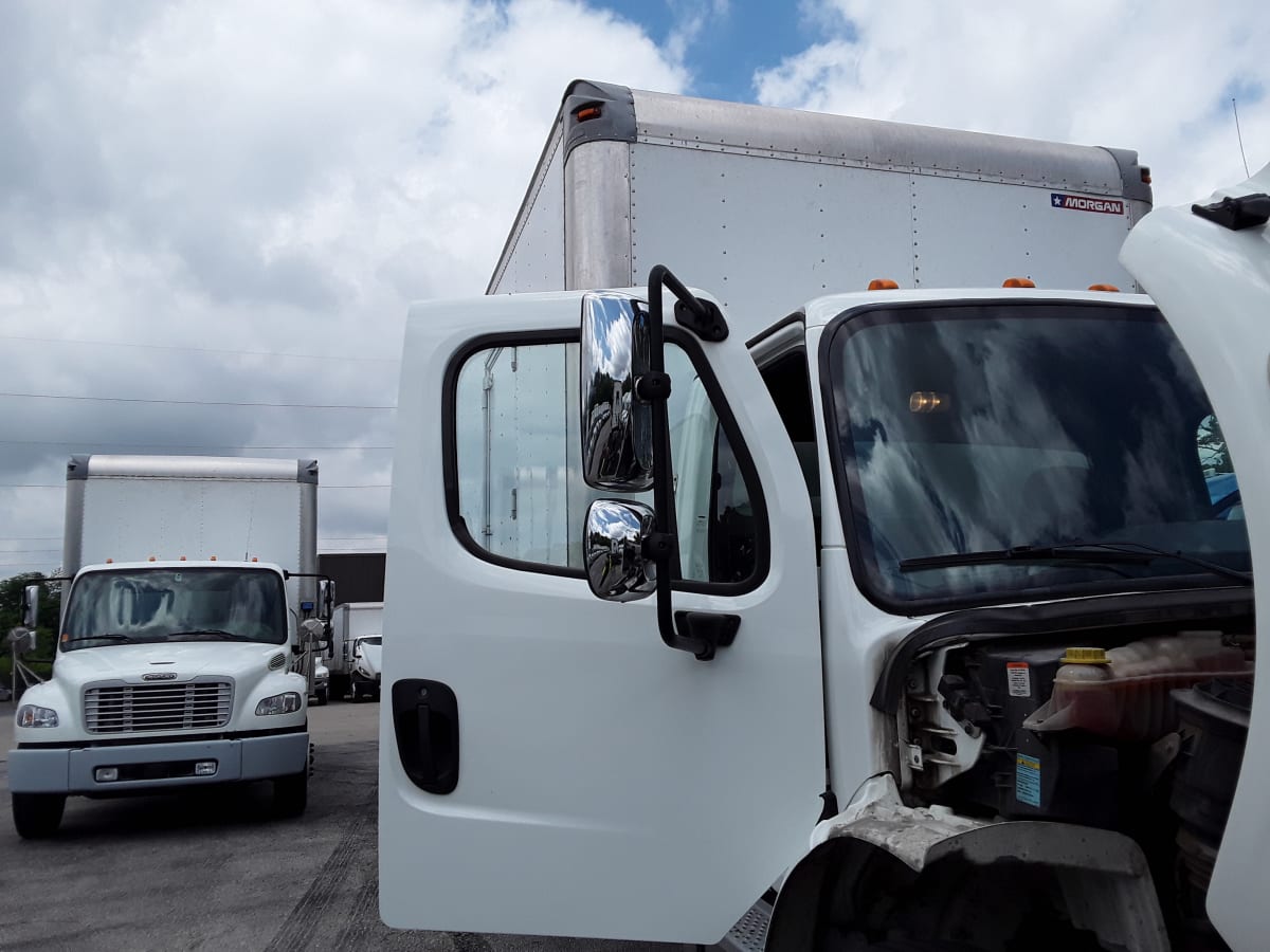 2019 Freightliner/Mercedes M2 106 884984