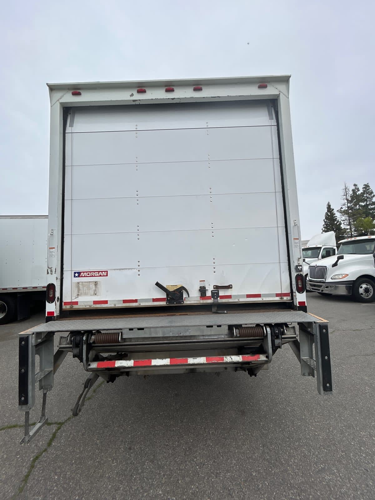 2020 Freightliner/Mercedes M2 106 885287