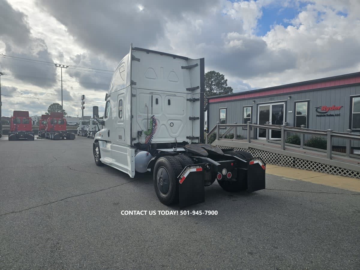 2020 Freightliner - image 6