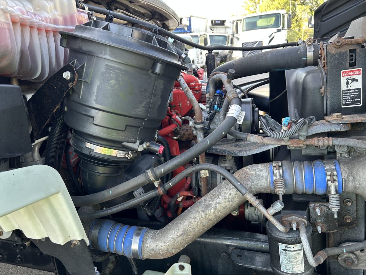 2020 Freightliner M2 106 - image 11