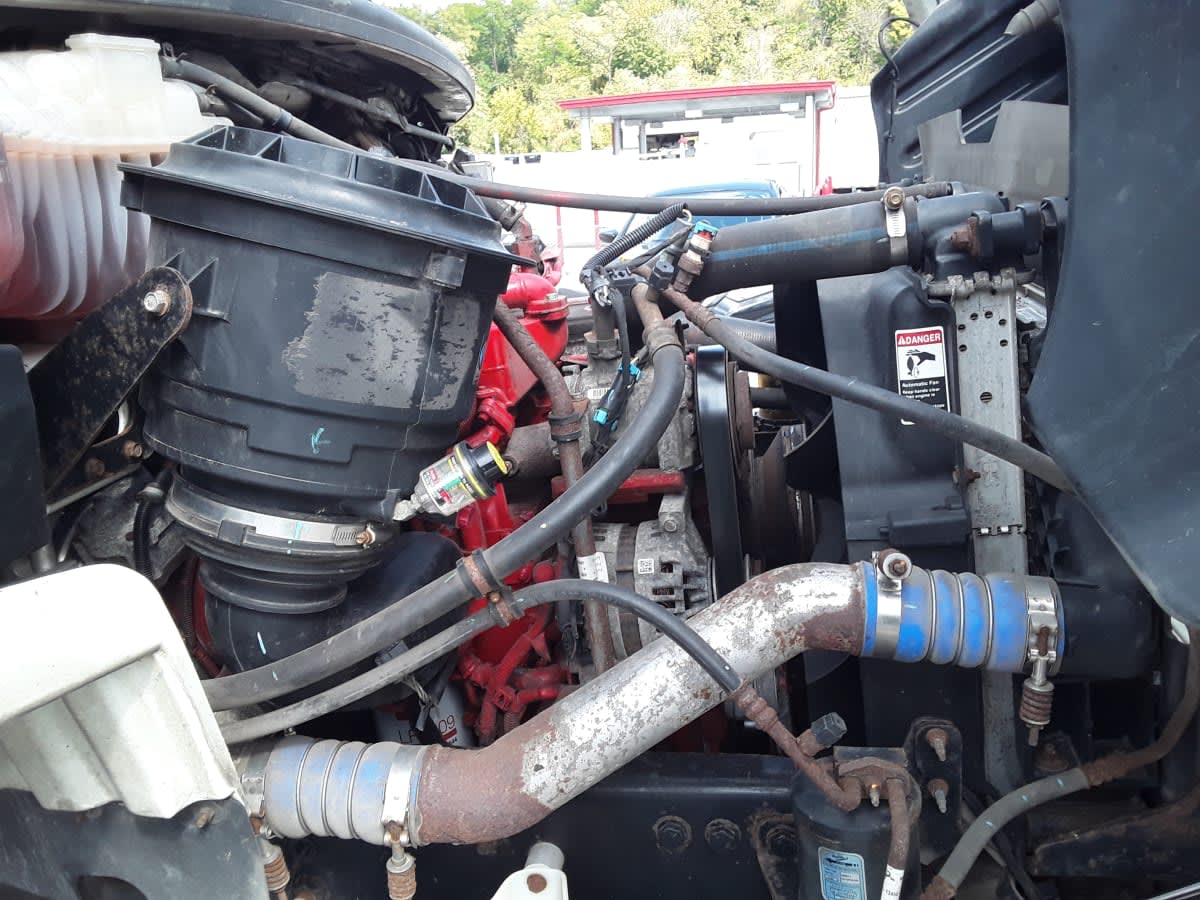 2020 Freightliner M2 106 885363