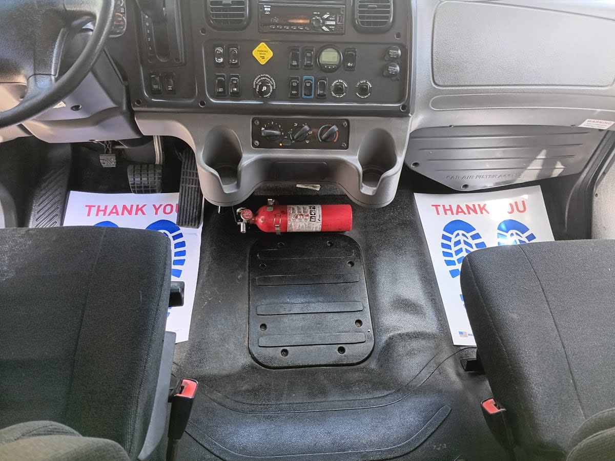 2020 Freightliner M2 106 885365