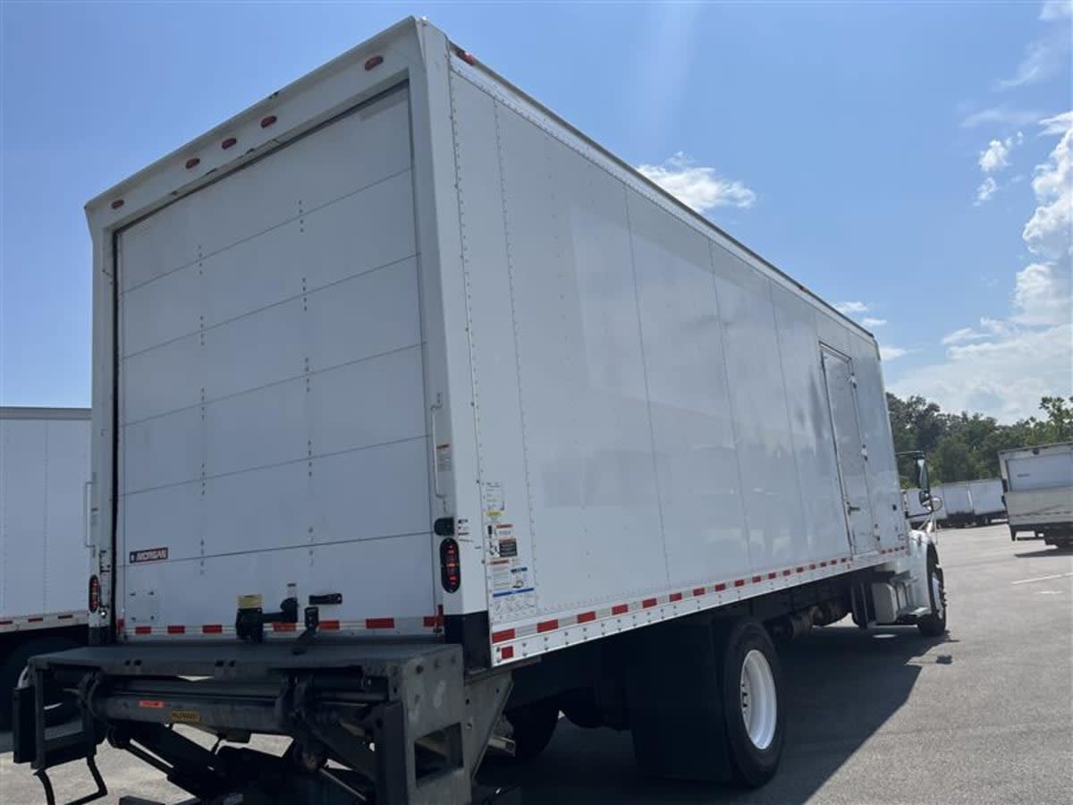 2019 Freightliner M2 106 885369