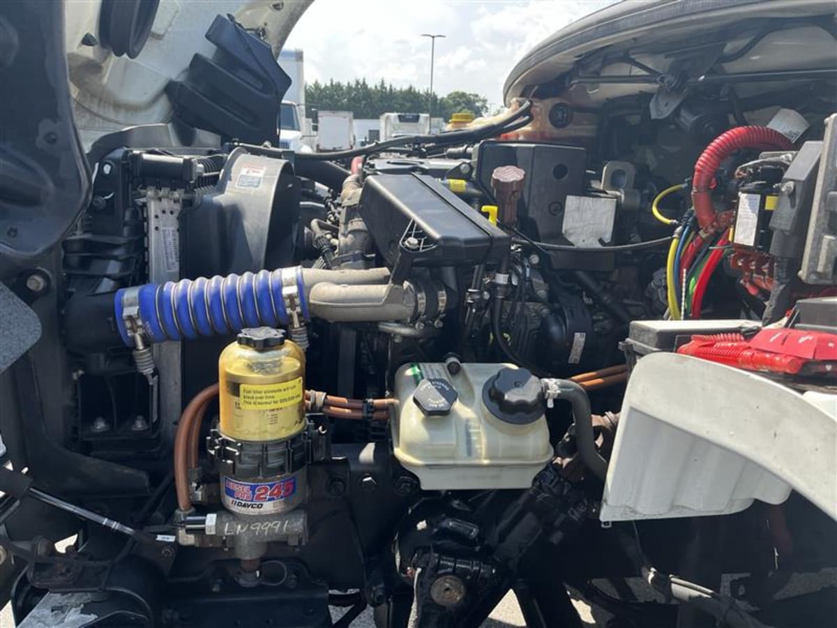 2019 Freightliner M2 106 885369