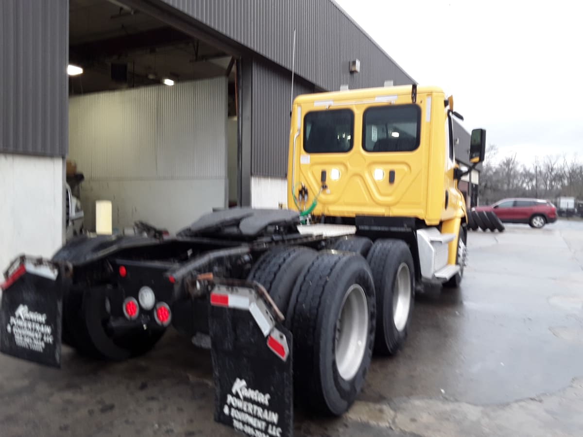 2020 Freightliner/Mercedes CASCADIA 113 885376