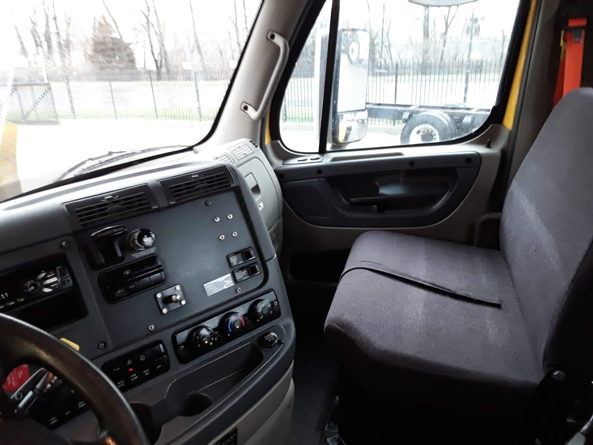 2020 Freightliner/Mercedes CASCADIA 113 885376