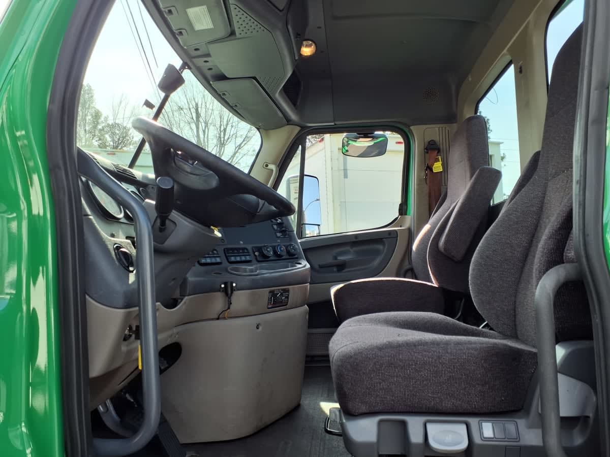 2020 Freightliner - image 7