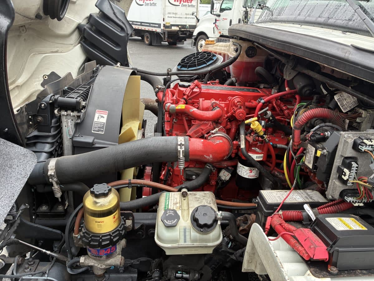 2020 Freightliner/Mercedes M2 106 885890