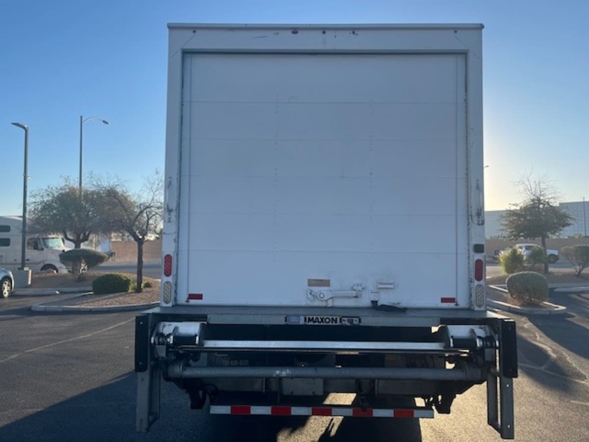 2019 Navistar International 4300 886410