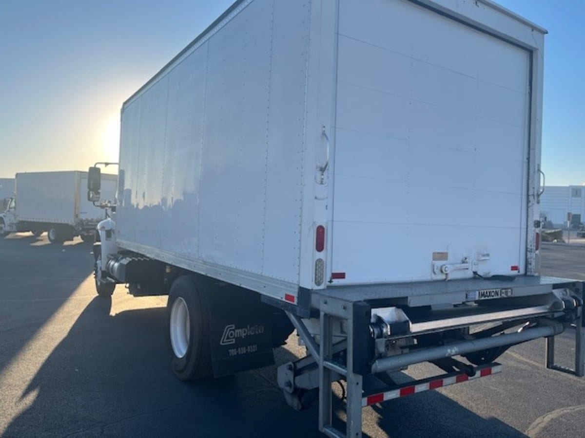 2019 Navistar International 4300 886410