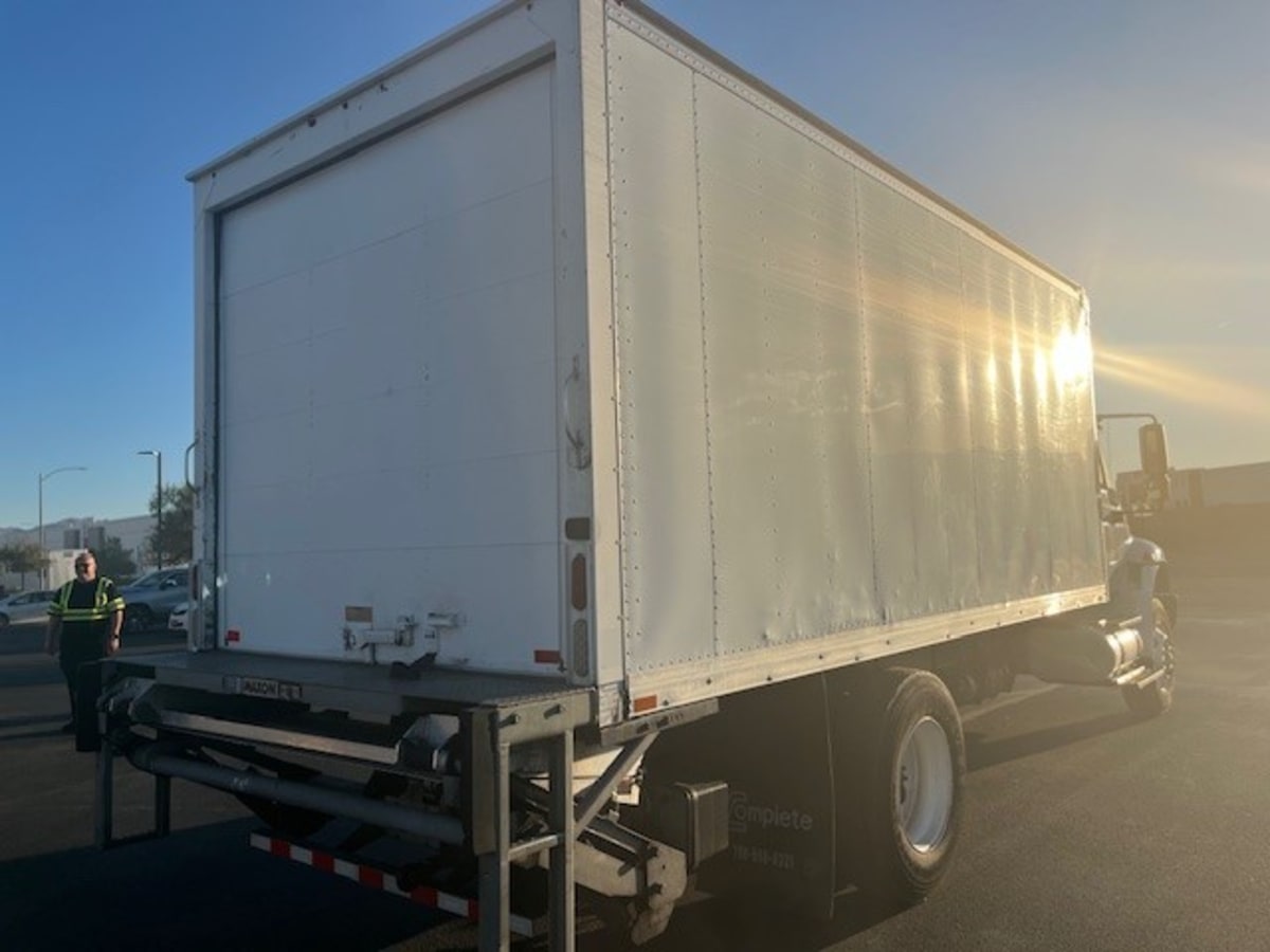 2019 Navistar International 4300 886410