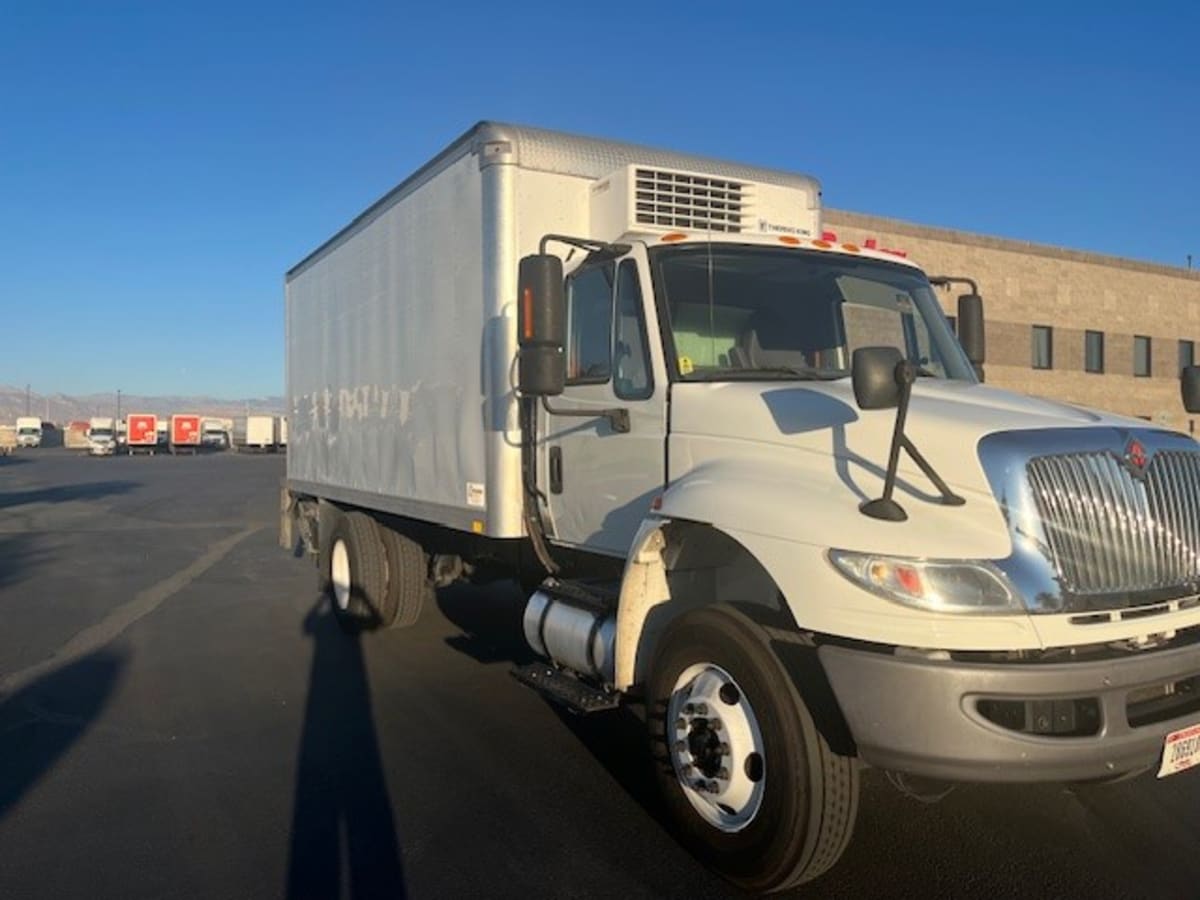 2019 Navistar International 4300 886410