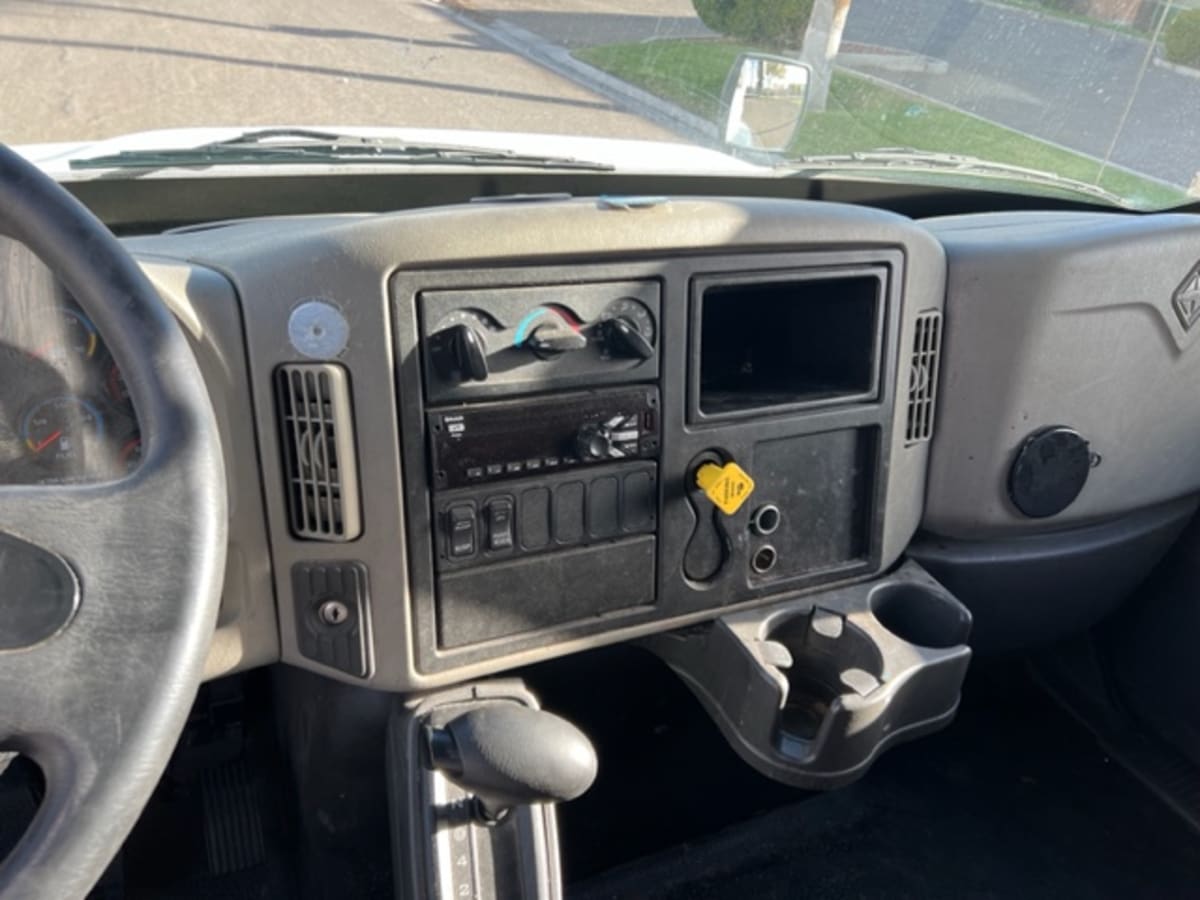 2019 Navistar International 4300 886411