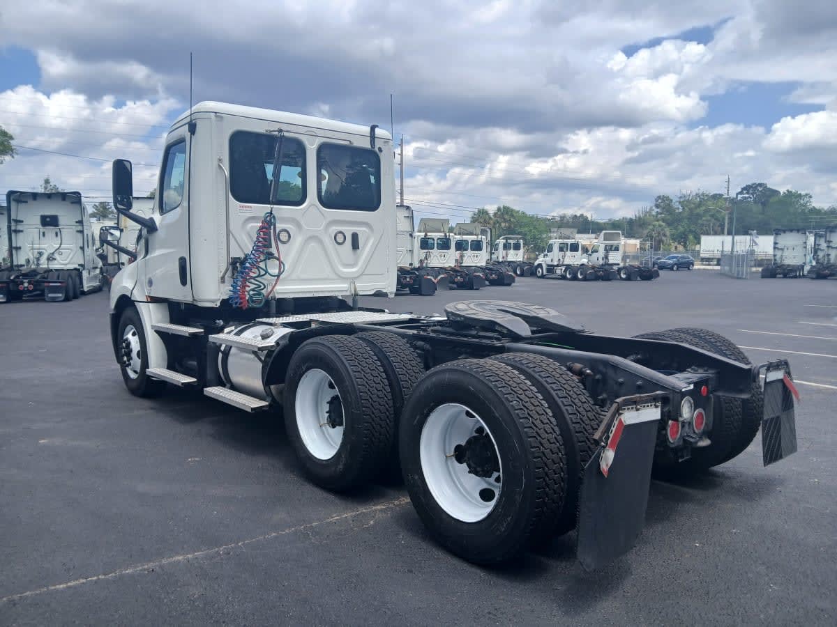 2020 Freightliner/Mercedes NEW CASCADIA PX12664 894155