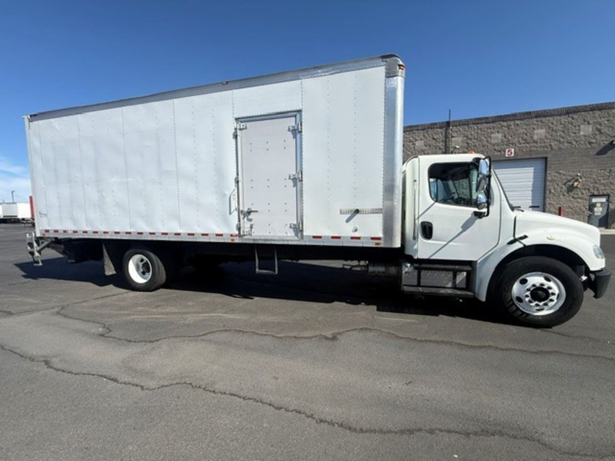 2019 Freightliner M2 106 in North Las Vegas, NV — photo 2