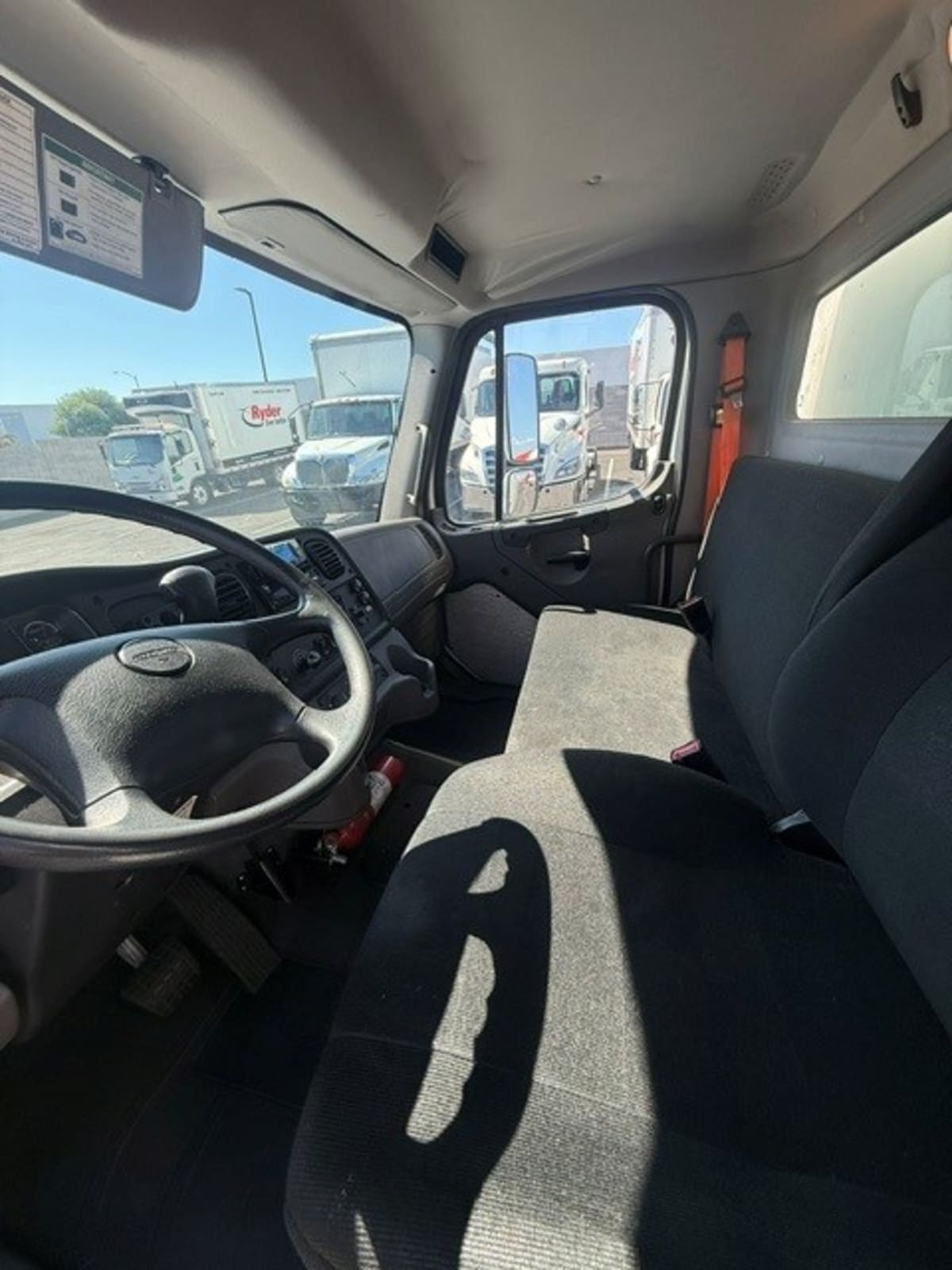 2019 Freightliner M2 106 in North Las Vegas, NV — photo 7